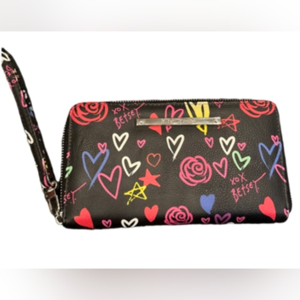 Betsey Johnson Black Heart & Rose Print Wristlet Wallet